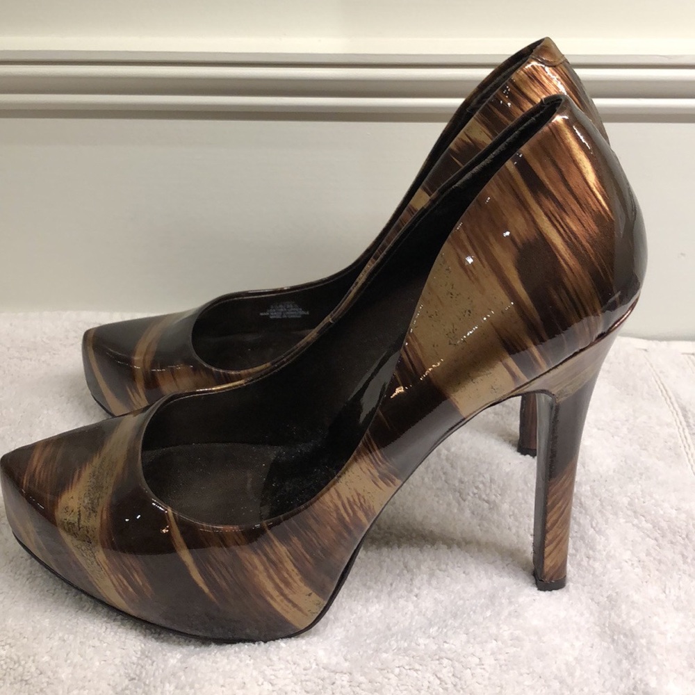 Women’s Jessica Simpson brand shoes - size 8.5